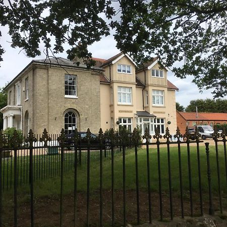 Stunning 2 Bed Georgian Apartment Swafield Exterior photo