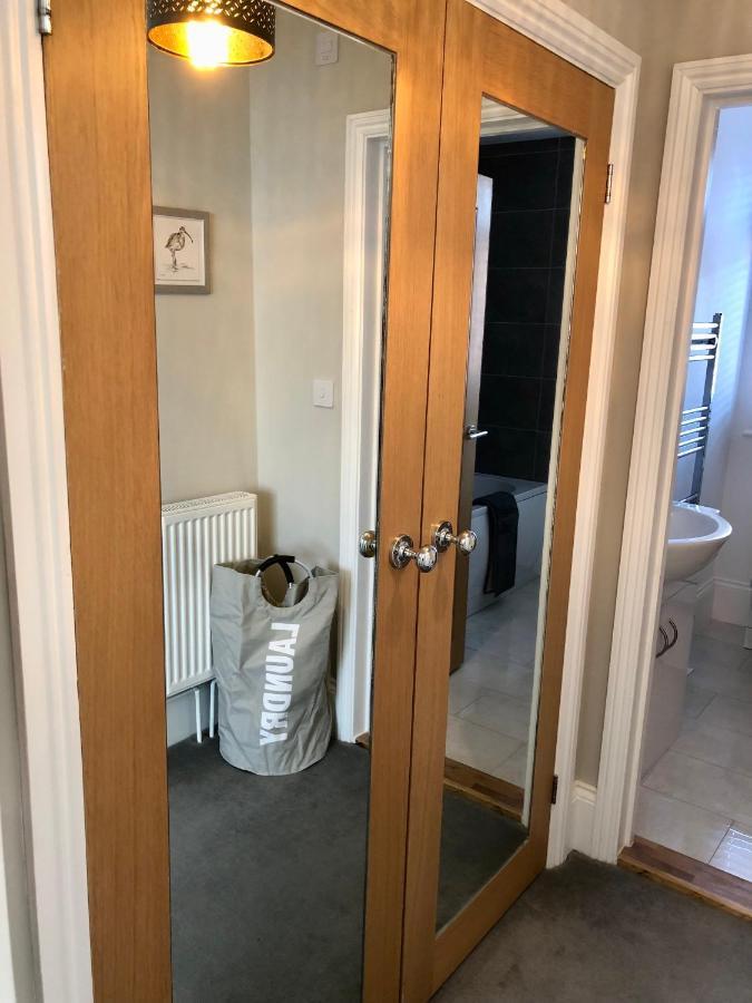 Stunning 2 Bed Georgian Apartment Swafield Exterior photo